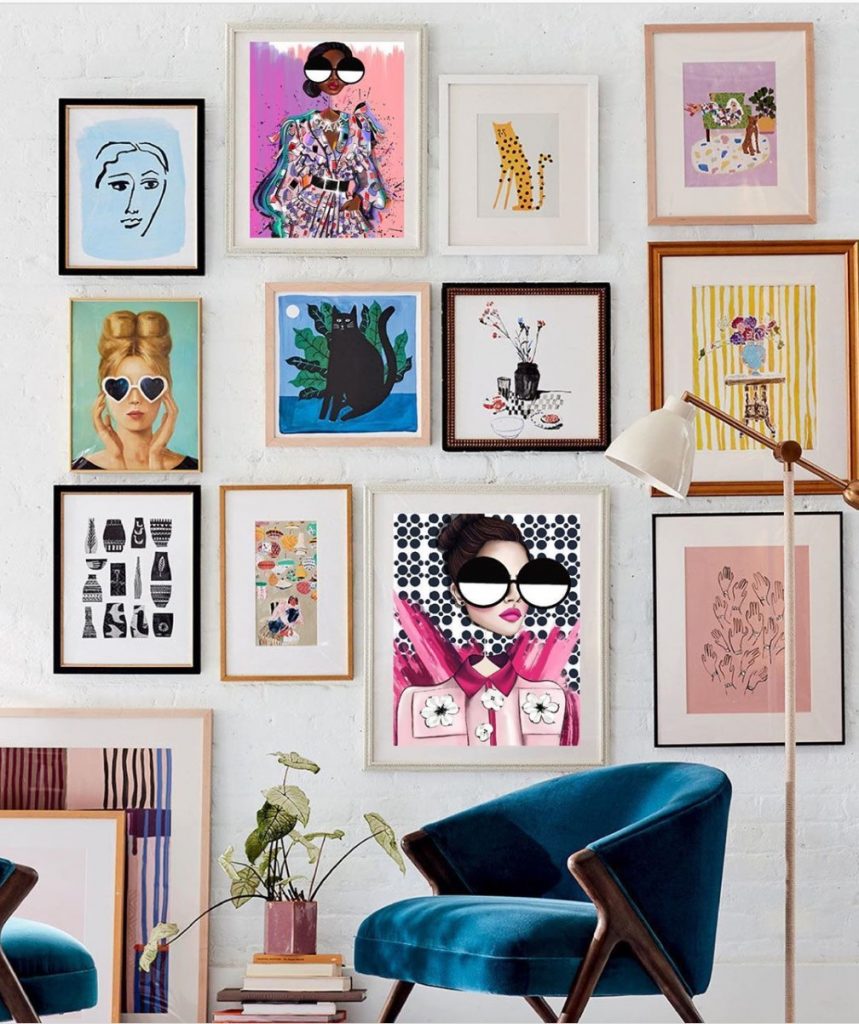 How to decorate a wall with art